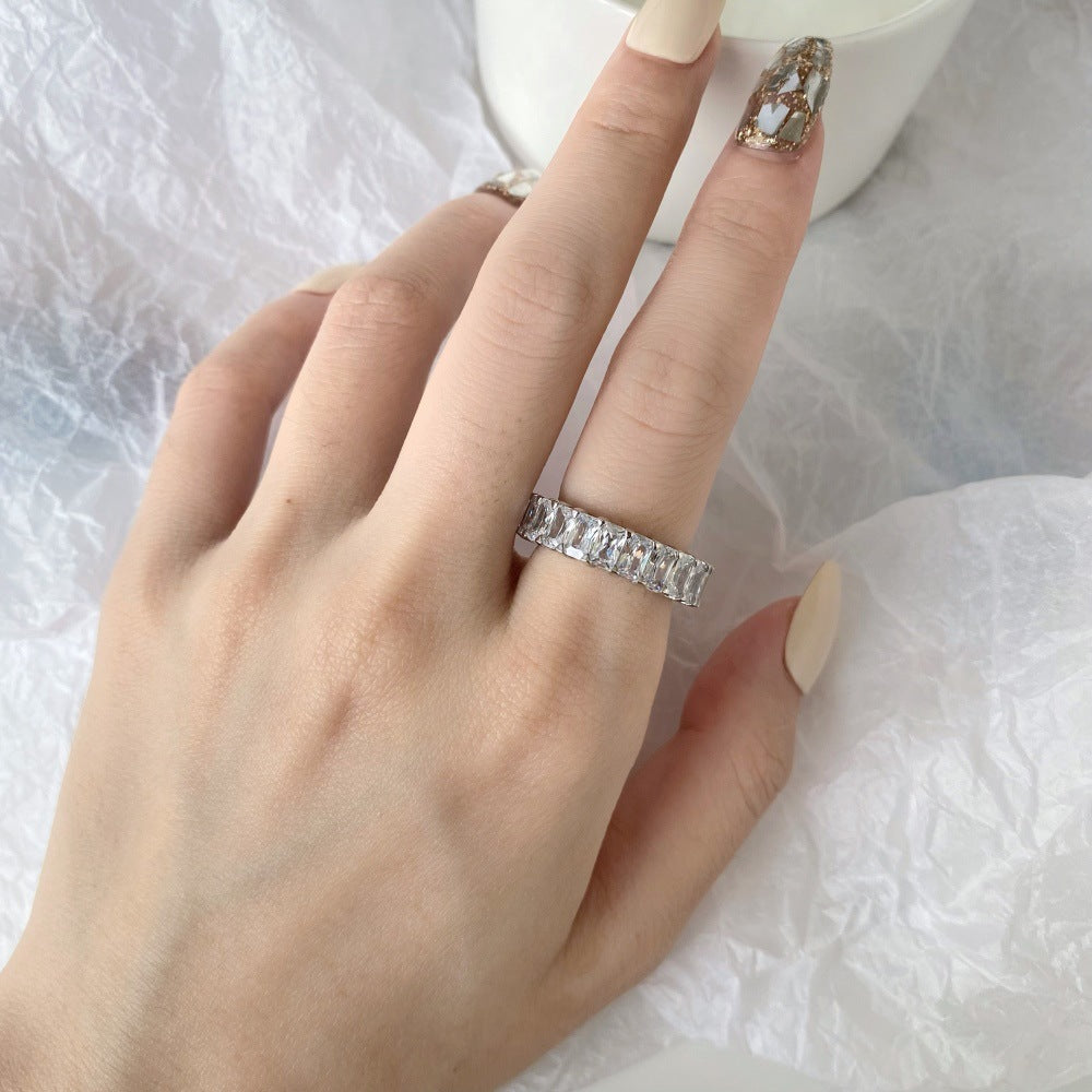 'VELLA' RING