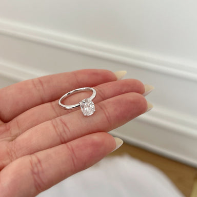 'CLEAN GIRL' RING - MOISSANITE