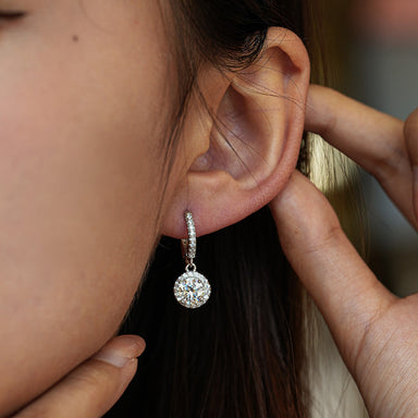 'THE MRS‘ MOISSANITE EARRINGS
