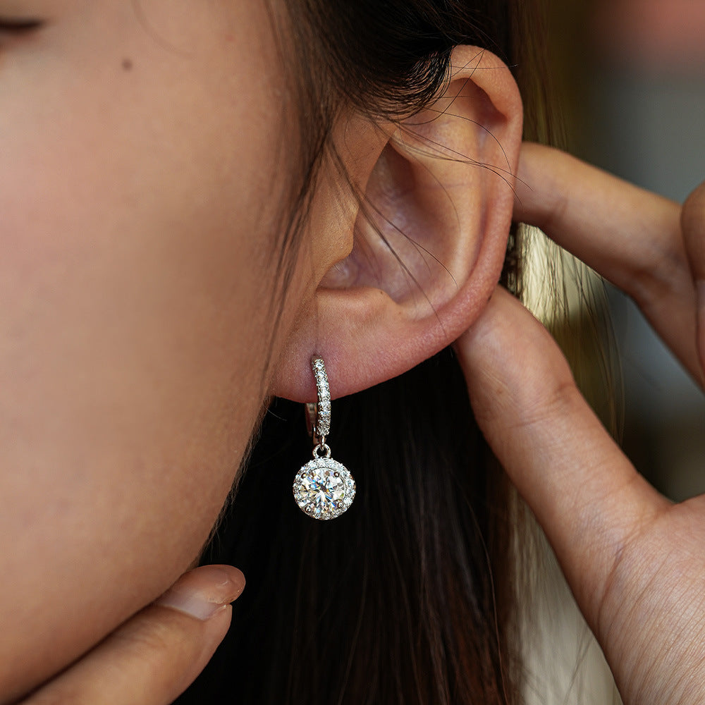 'THE MRS‘ MOISSANITE EARRINGS