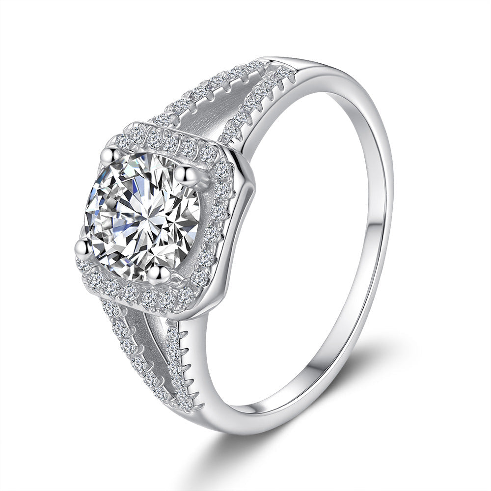 'MAIN CHARACTER' RING - 1CT MOISSANITE