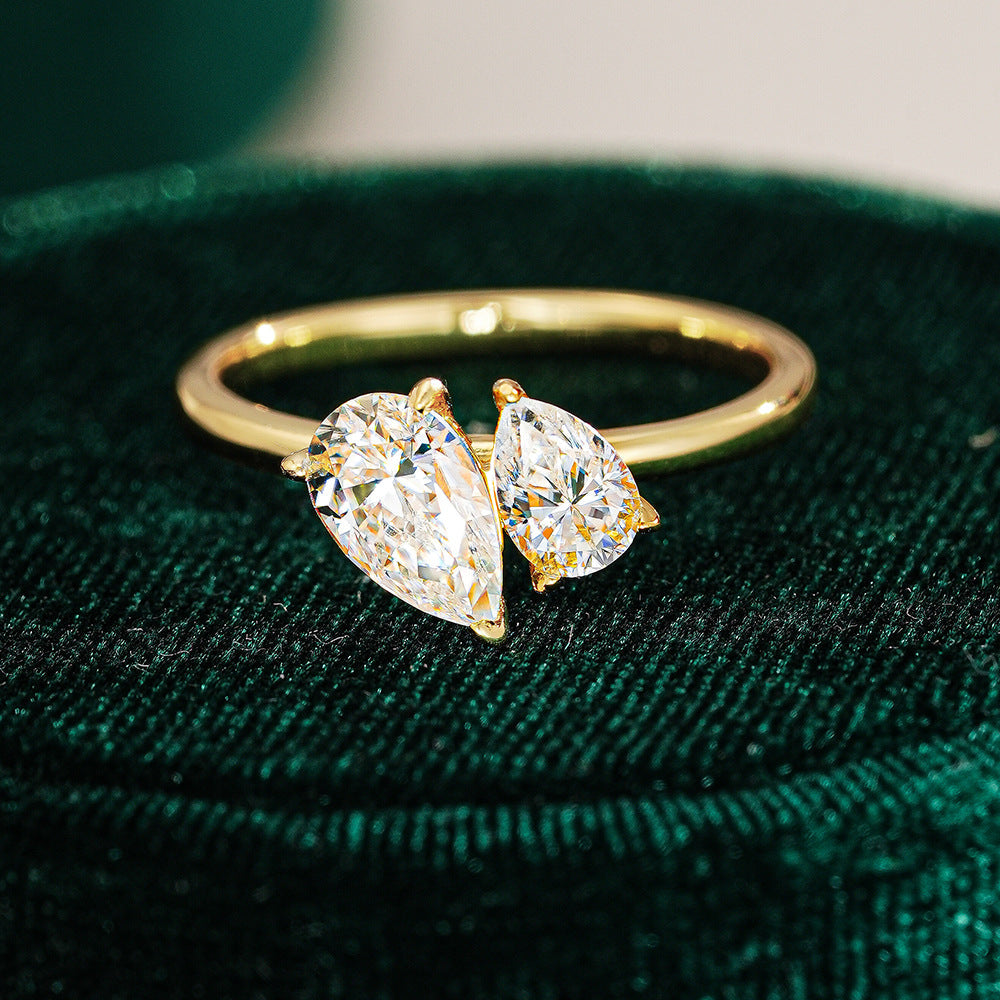 'TOI ET MOI' MOISSANITE RING