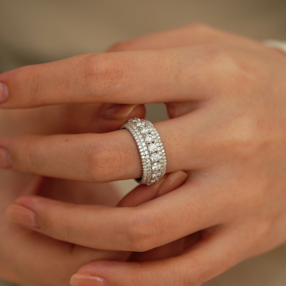 'THE DUCHESS' MOISSANITE RING