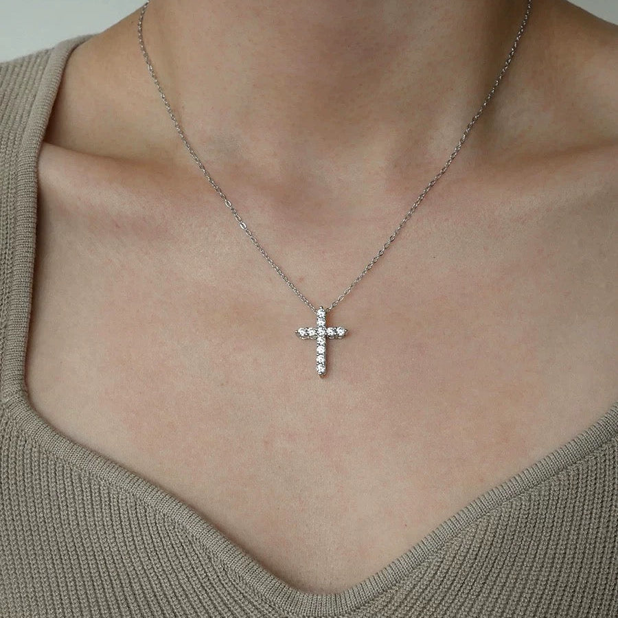 'FAITH‘ MOISSANITE NECKLACE