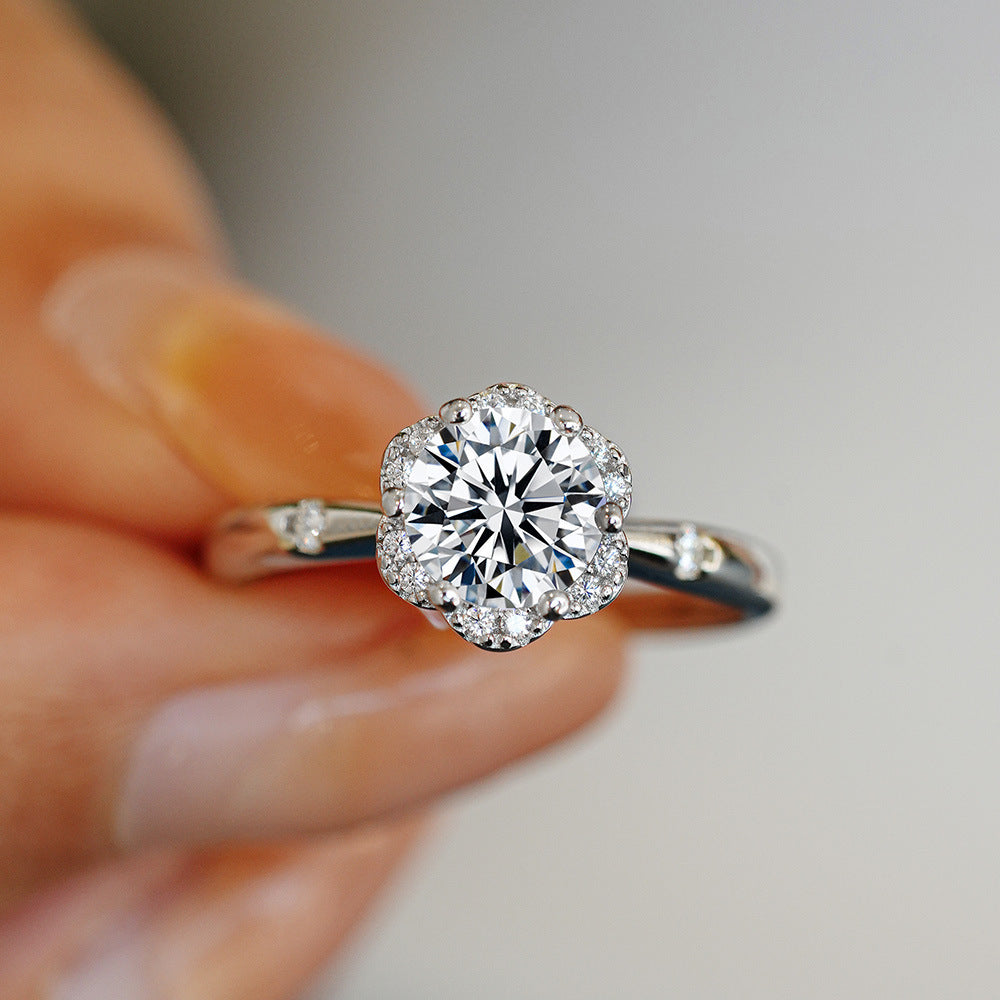 'DAISY DREAM' RING - 1CT MOISSANITE