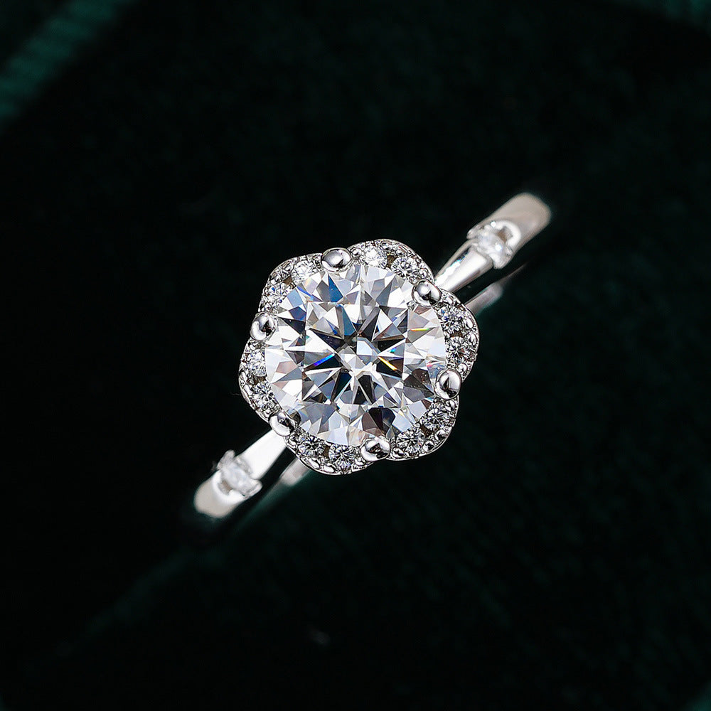 'DAISY DREAM' RING - 1CT MOISSANITE