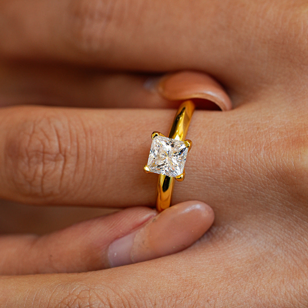'QUEEN'S CHOICE' RING - 1CT MOISSANITE