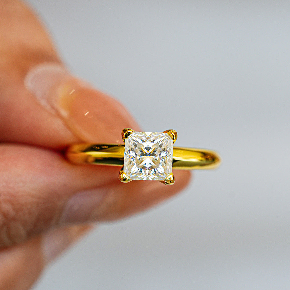 'QUEEN'S CHOICE' RING - 1CT MOISSANITE